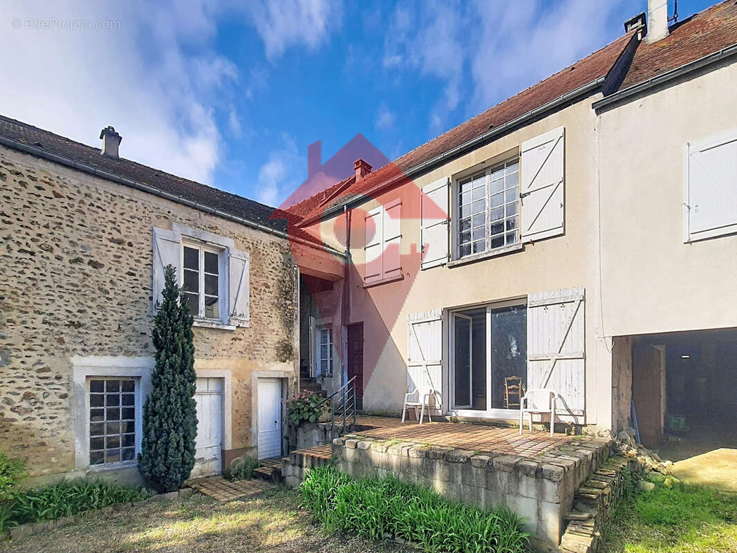 Maison à LEUVILLE-SUR-ORGE