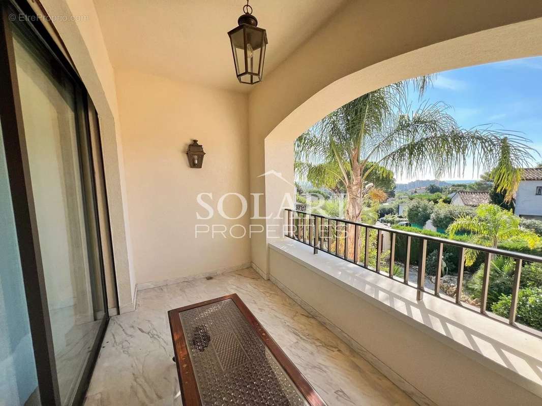 Maison à MANDELIEU-LA-NAPOULE