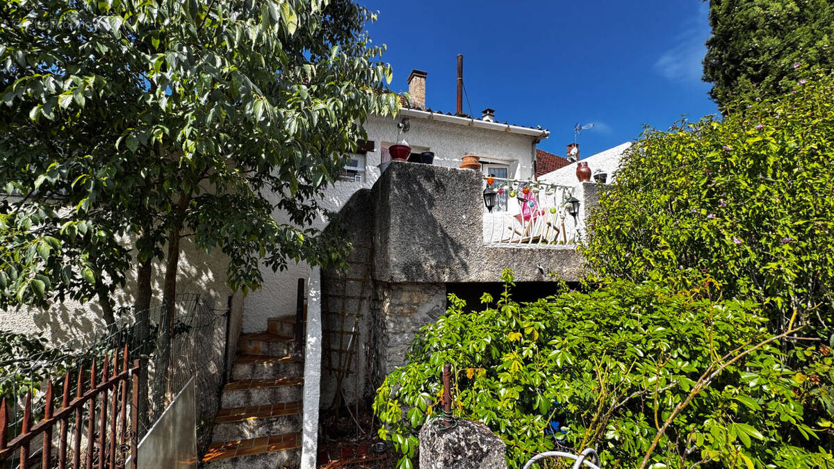Maison à LIMOGNE-EN-QUERCY