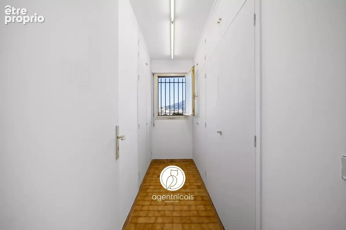 NICE // Fleurs : Appartement / À Rénover / Dernier Etage / Vue Panoramique - photo 15