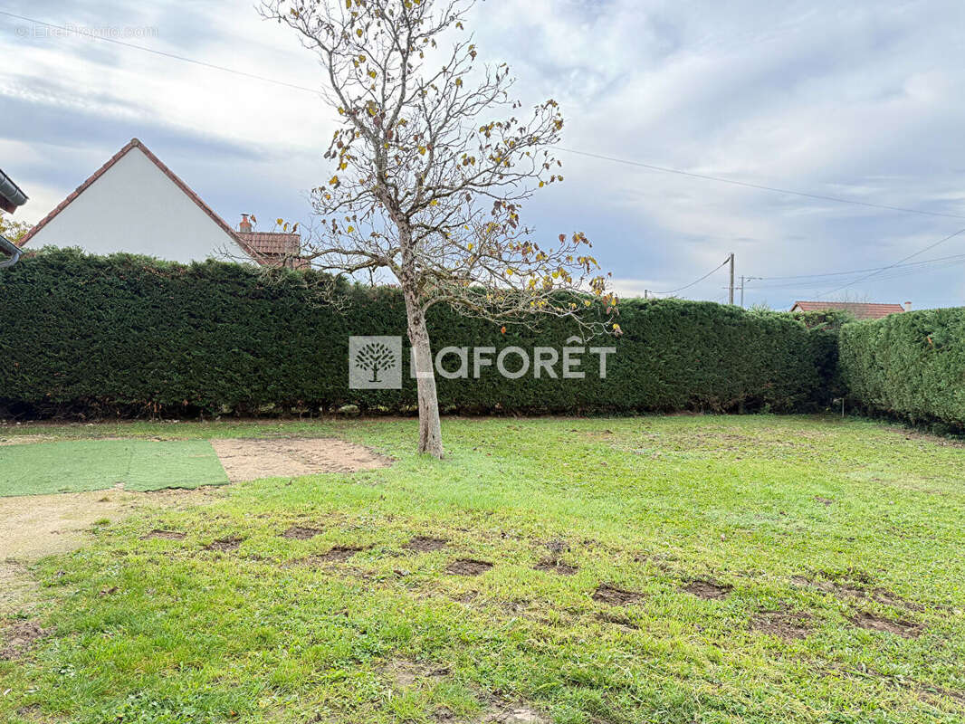 Maison à CANDE-SUR-BEUVRON