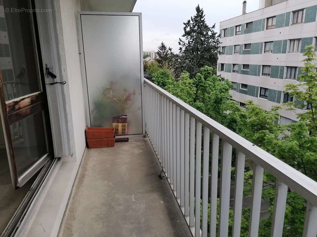 Appartement à LE BLANC-MESNIL