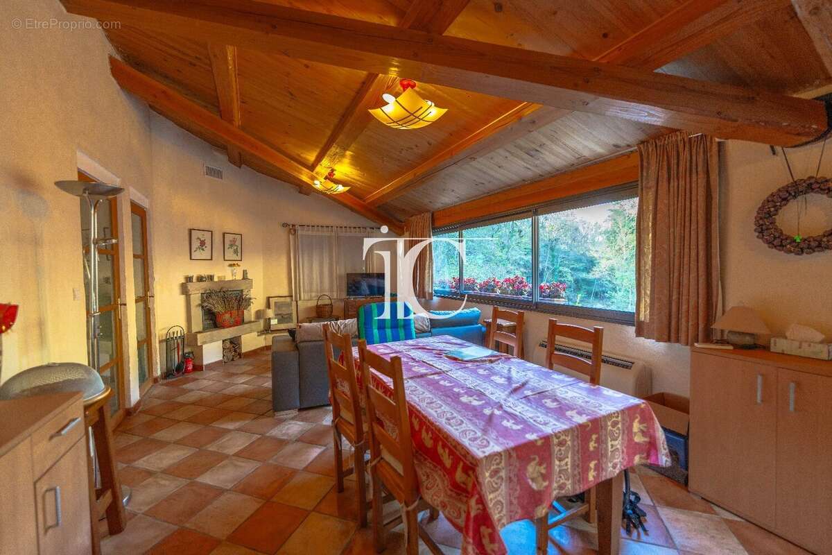 Moulin du xviiieme 324m² habitables 5,7ha de terrain - photo 12