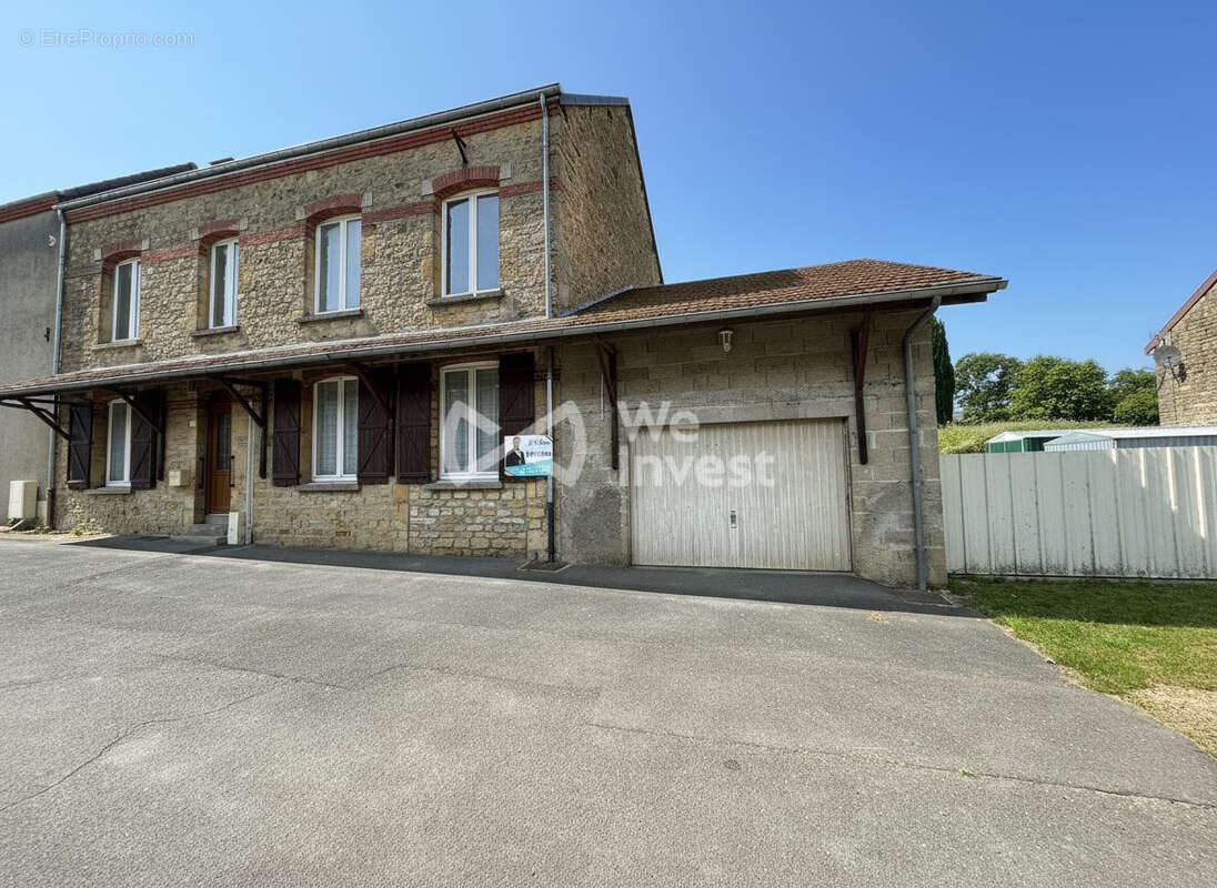 Maison à TREMBLOIS-LES-CARIGNAN