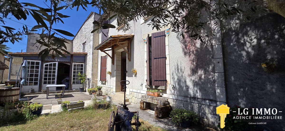 Maison charentaise 206 m2, 5 chambres, grandes dépendances, jardin - photo 33