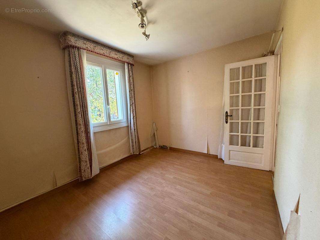 Maison de plain-pied à rénover avec jardin - Manzac-sur-Vern - photo 12