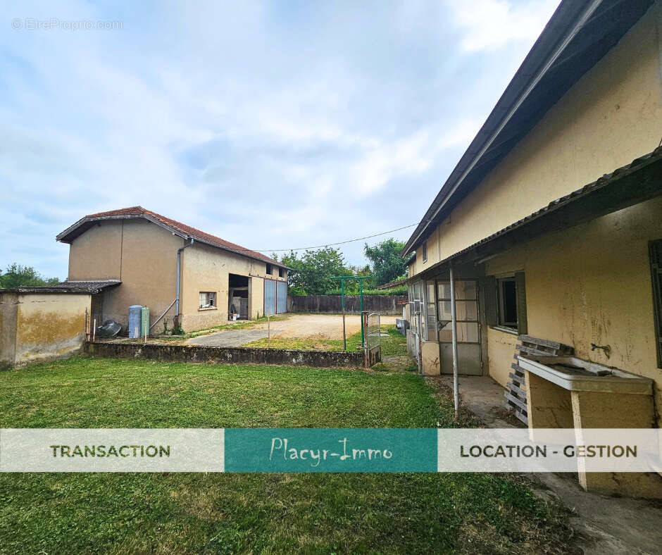 Appartement à BAGE-LA-VILLE