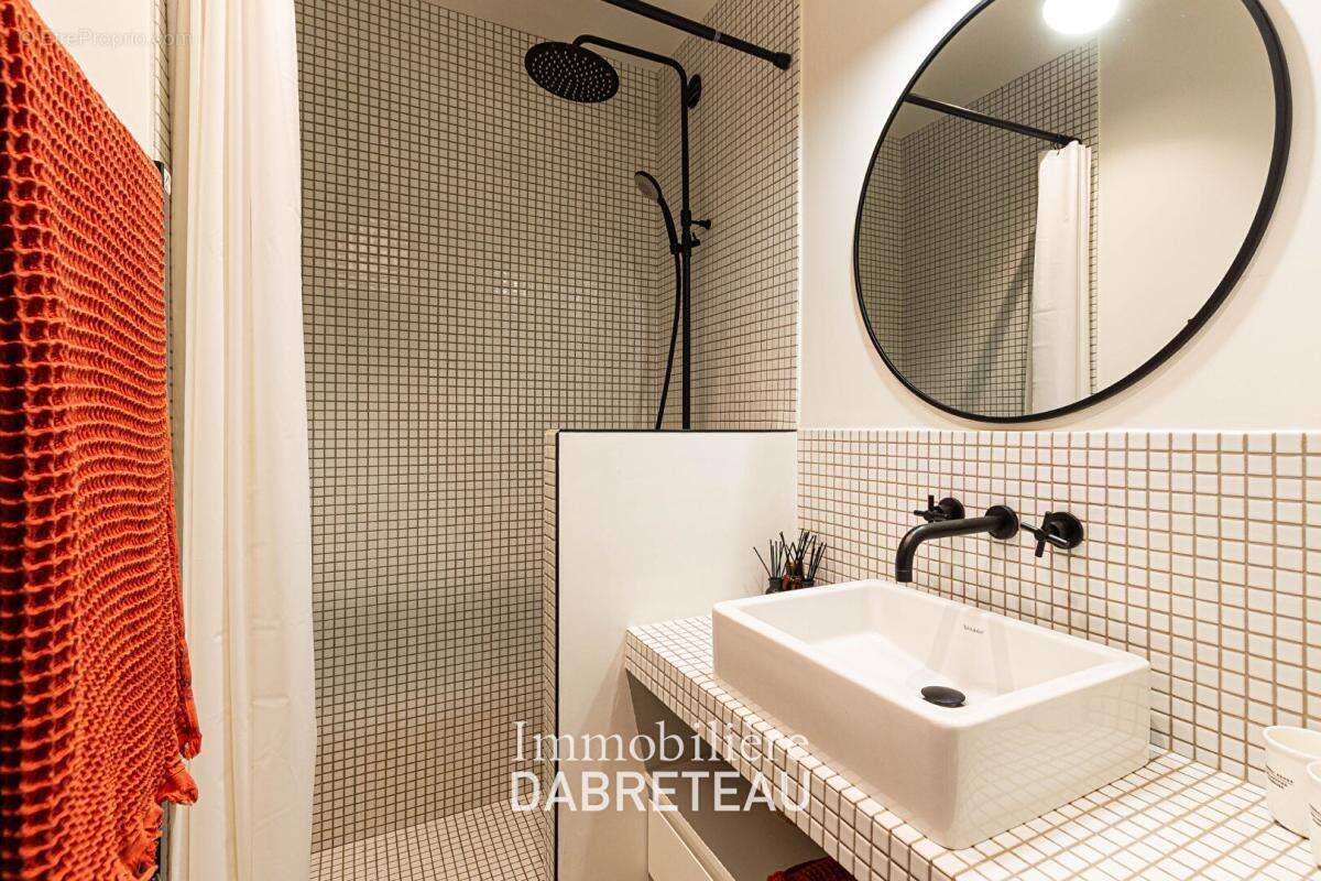 Appartement à CHARBONNIERES-LES-BAINS