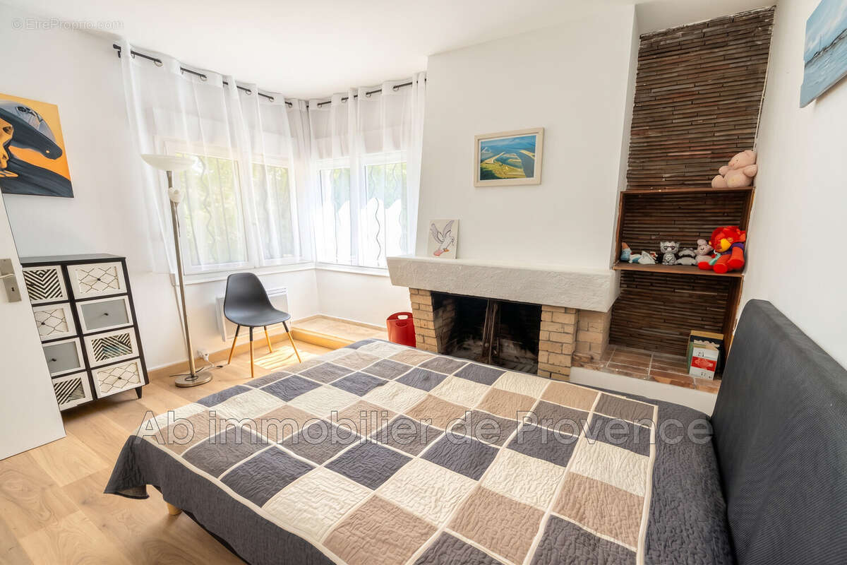 Maison 173 m² à Rognes  - photo 9