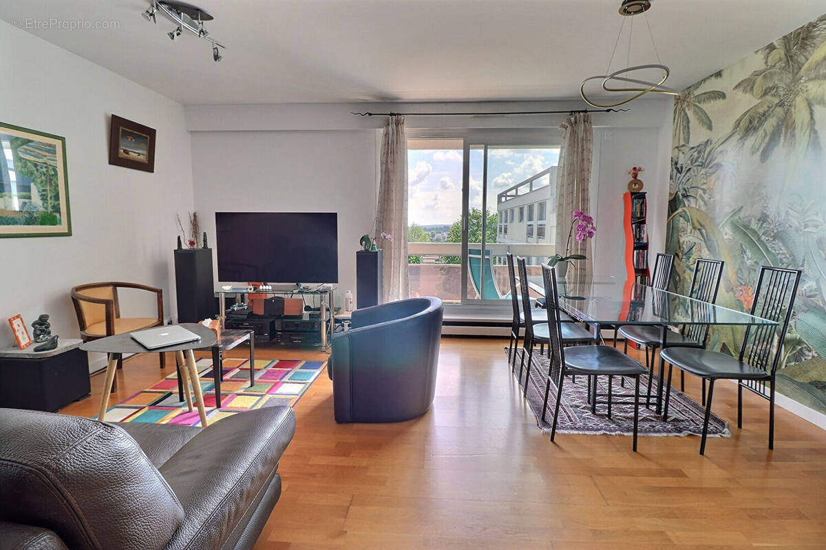 Appartement à MAREIL-MARLY