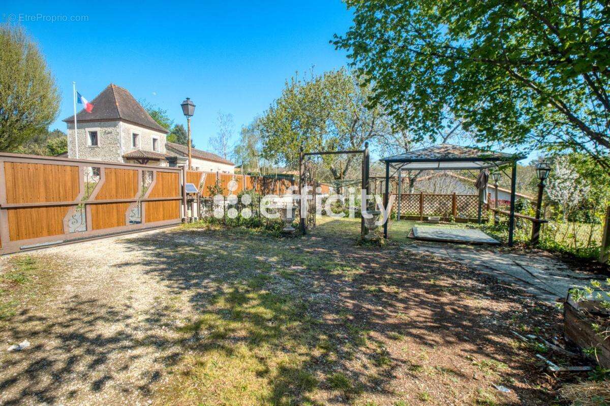 Maison 159 m² à Segonzac  - photo 3