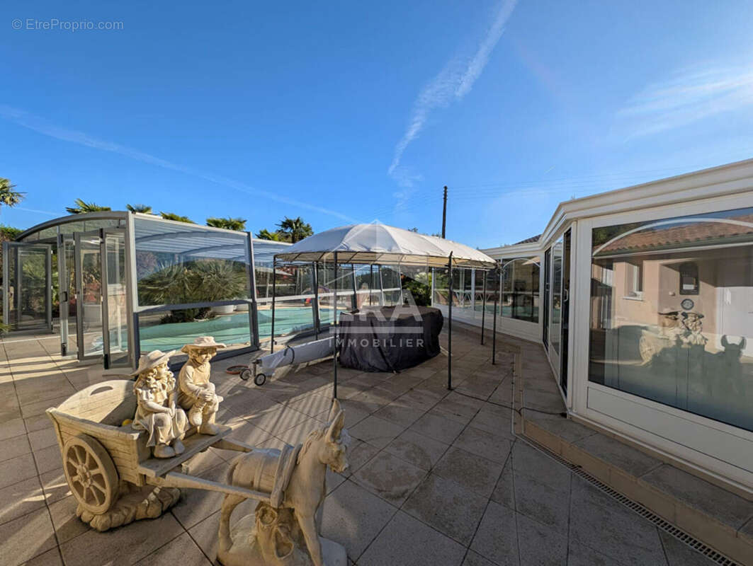 Maison à SAINT-FRONT-DE-PRADOUX