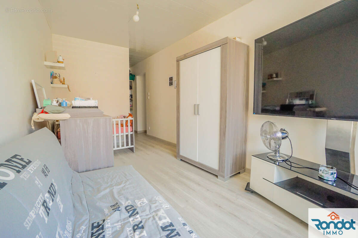 Maison  6 pieces / 4 chambes / environ 111m2 / parcelle 544 m2 - photo 7