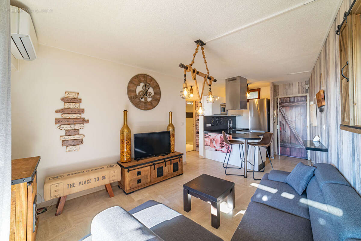 Appartement à VILLENEUVE-LOUBET