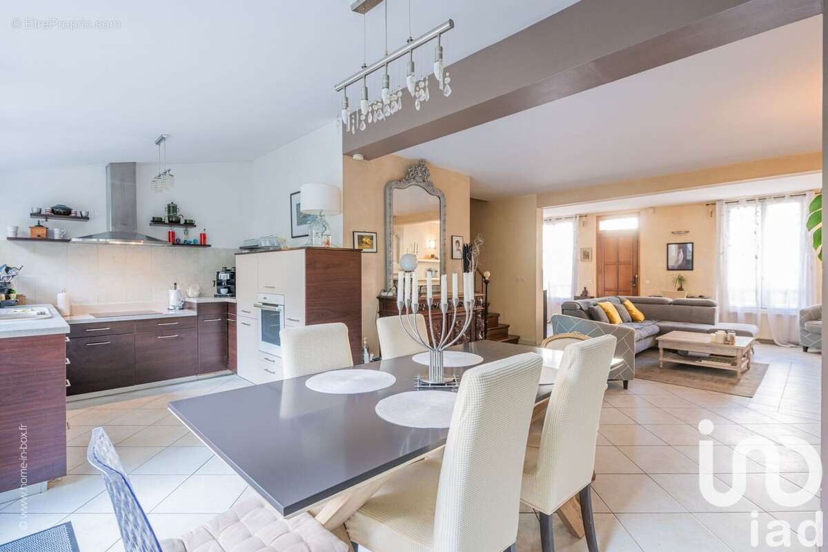 Photo 2 - Maison à MONTROUGE