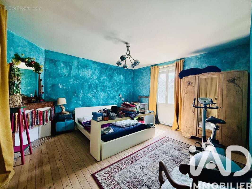 Maison 217 m² à Saint-Jean-De-Marcel  - photo 8