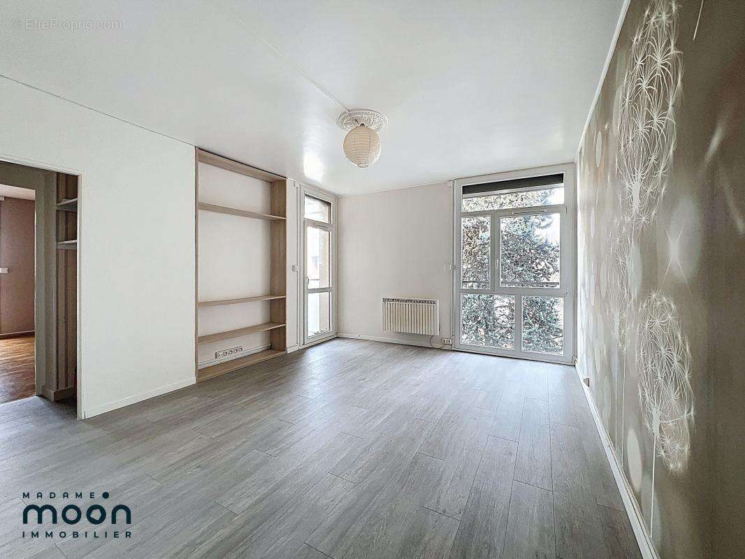 Appartement à OULLINS