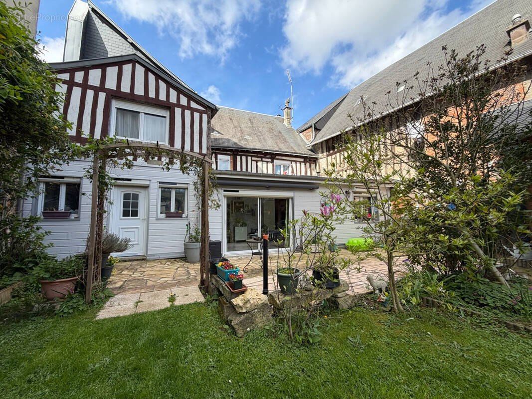 Maison à MONTIVILLIERS