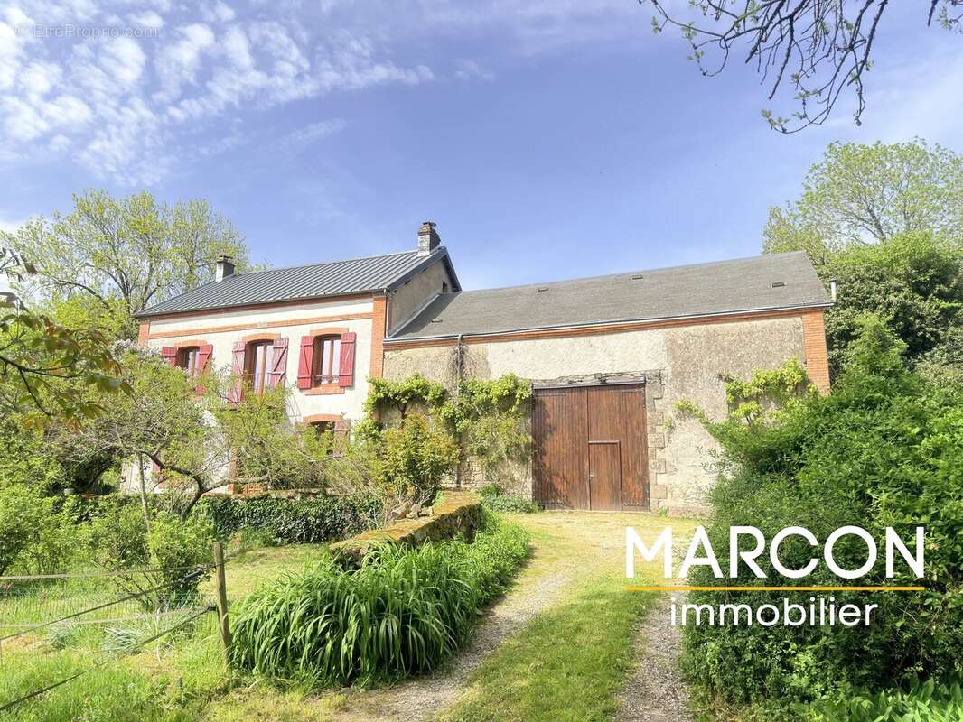 Maison à CHAMPSANGLARD