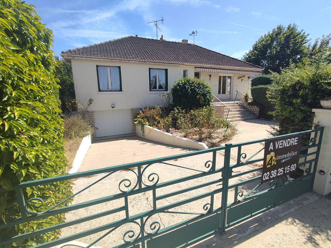 Maison à COMBLEUX