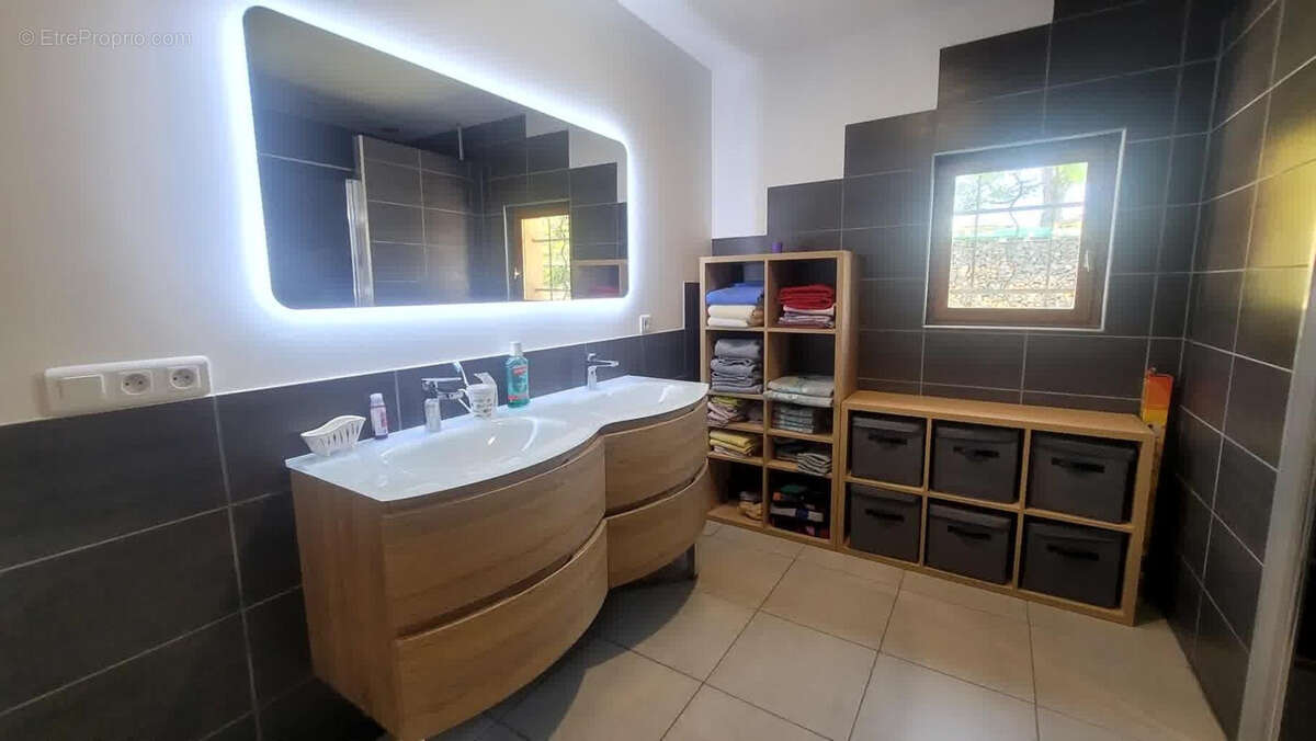 Maison à SAINT-GEOIRE-EN-VALDAINE