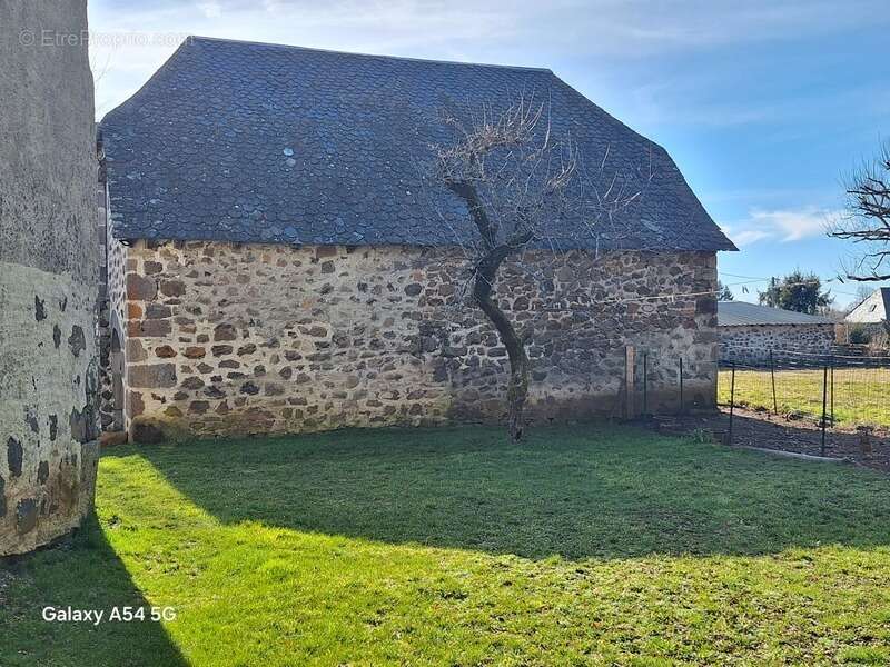 Maison à MUR-DE-BARREZ