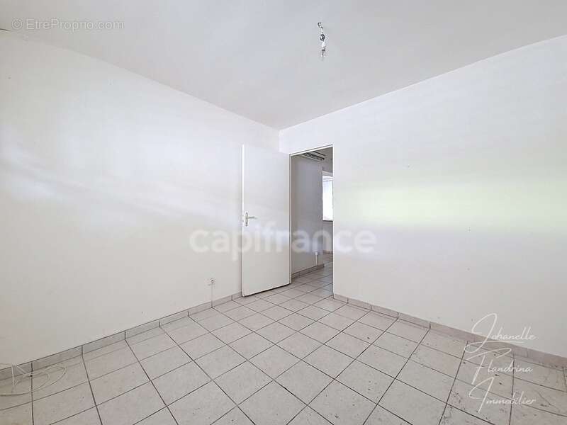 Maison à CAPESTERRE-BELLE-EAU