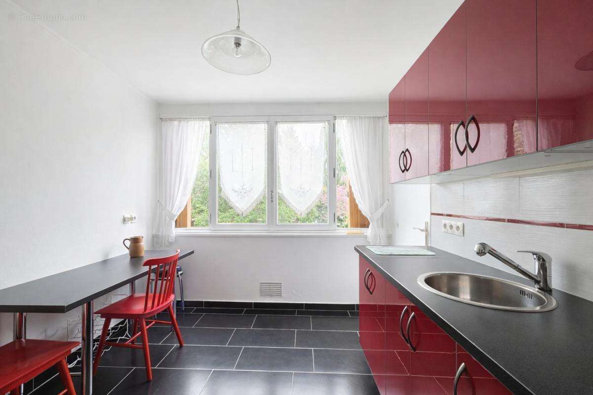 Appartement à FONTENAY-LE-FLEURY