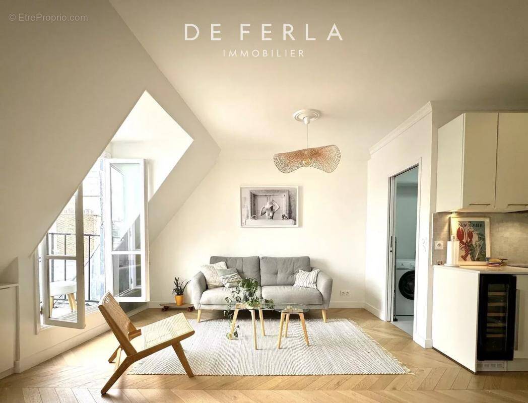 Appartement à PARIS-8E