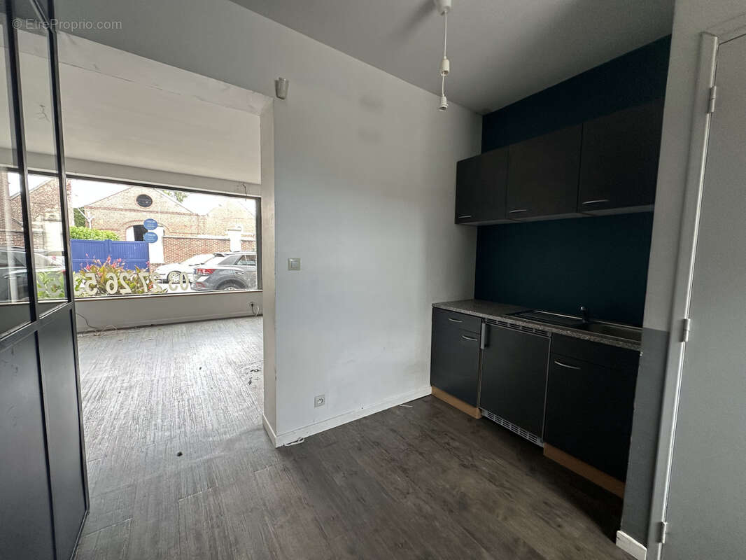 Local commercial 42m2 à Onnaing 59264 - photo 7