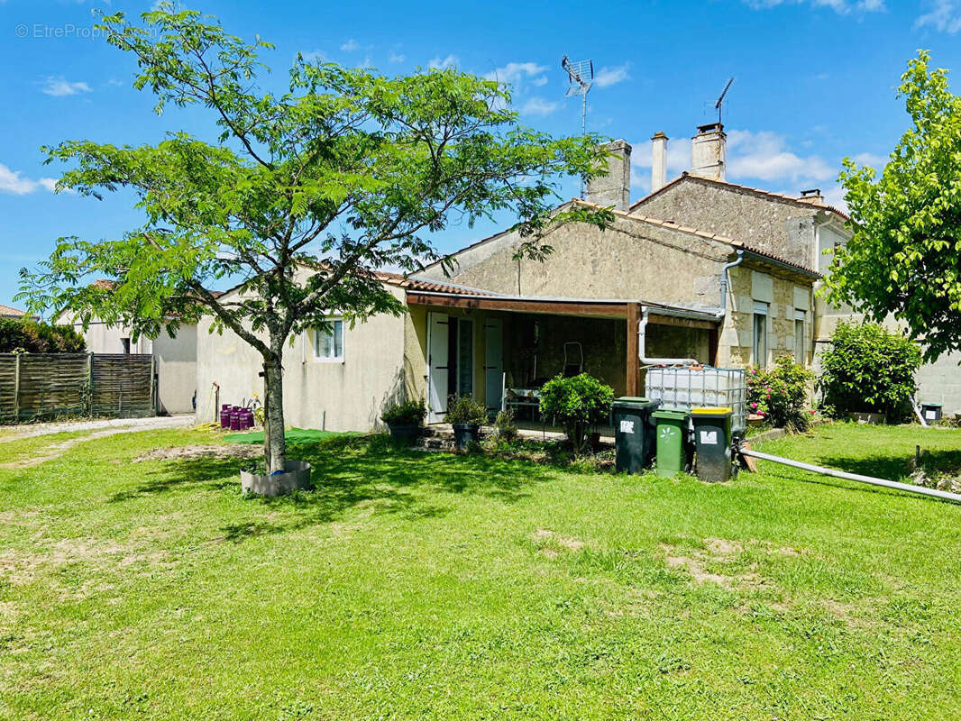 Maison à COUQUEQUES