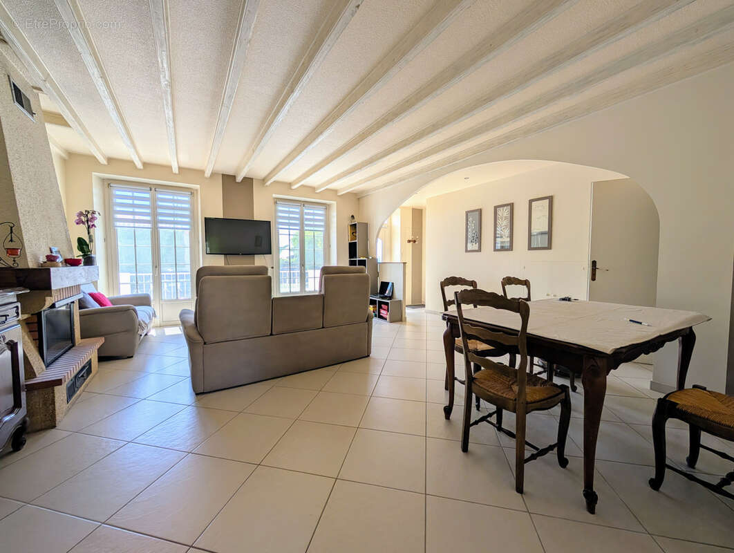 Maison à LES HERBIERS