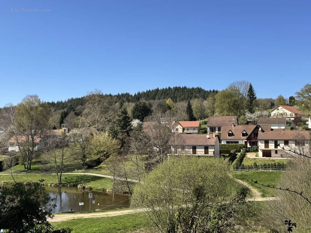 Maison à EYMOUTIERS