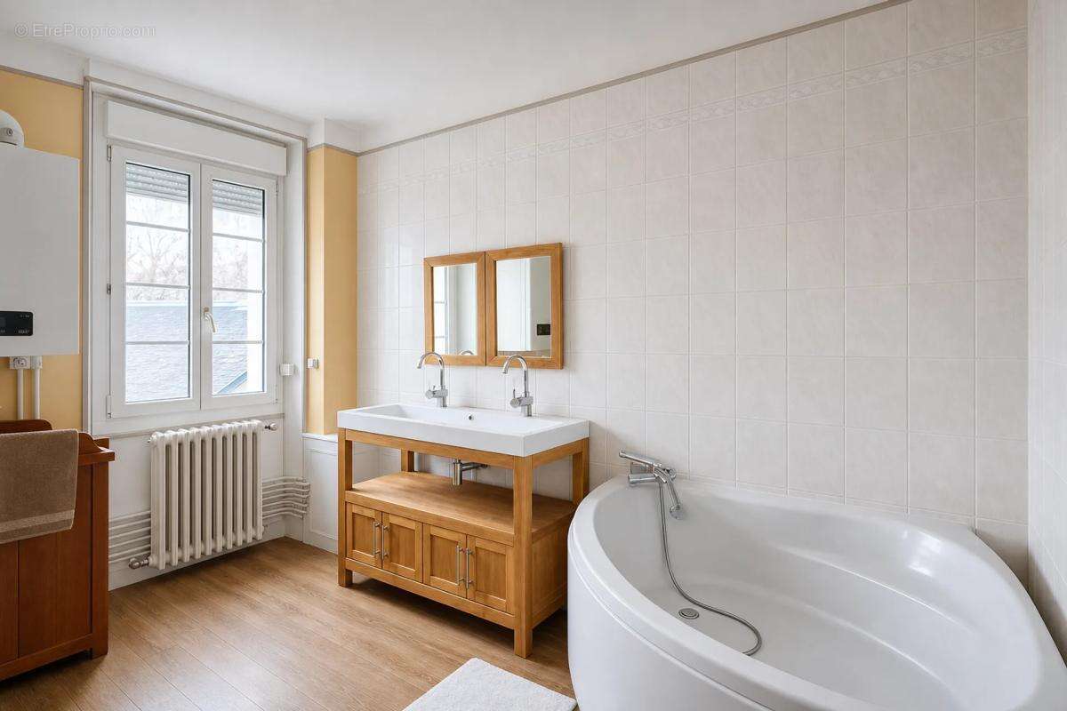 Grande maison 10 pièces à Angers avec potentiel locatif - photo 10