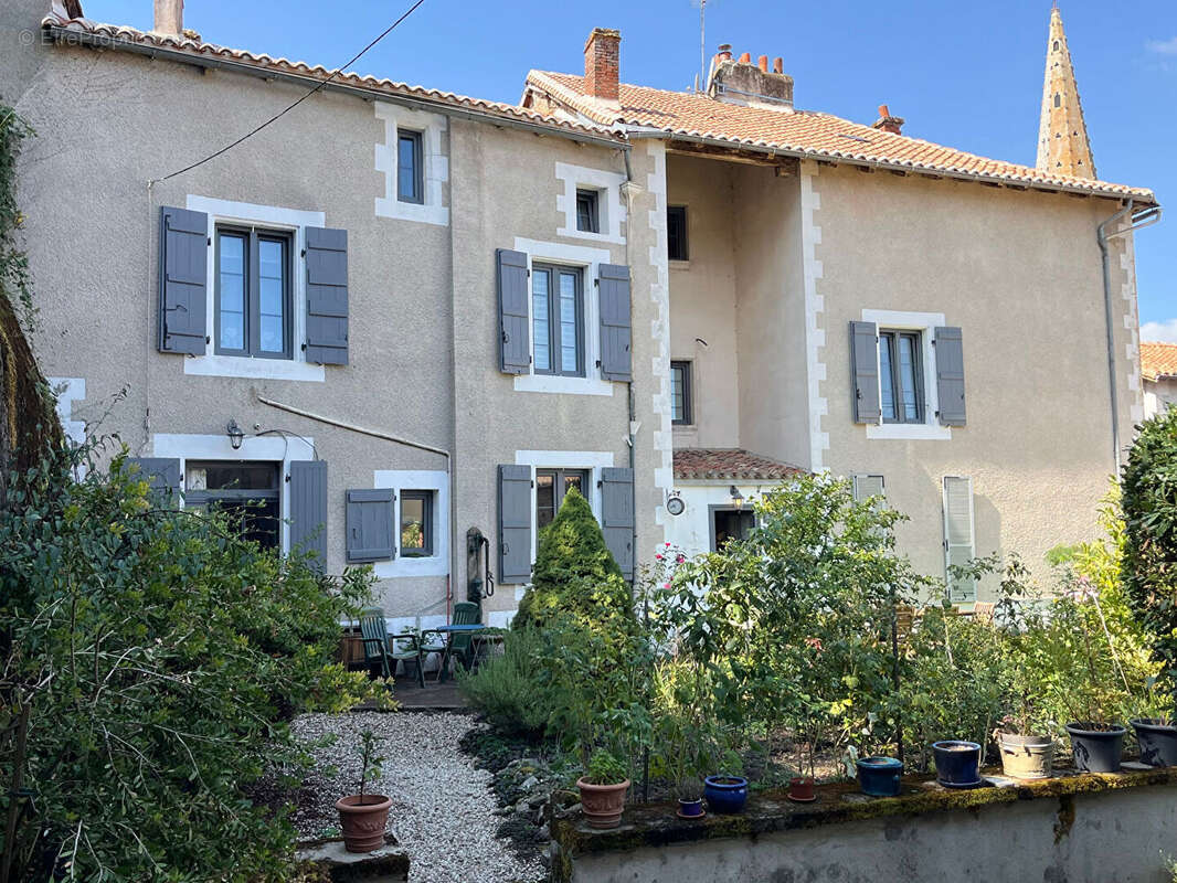 Maison Confolens 6 pièce(s) - photo 2