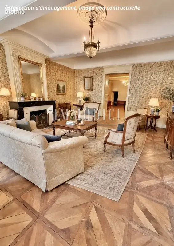 Demeure de caractère du XVIIᵉ siècle de 340 m2 avec cour et beau potentiel - photo 6