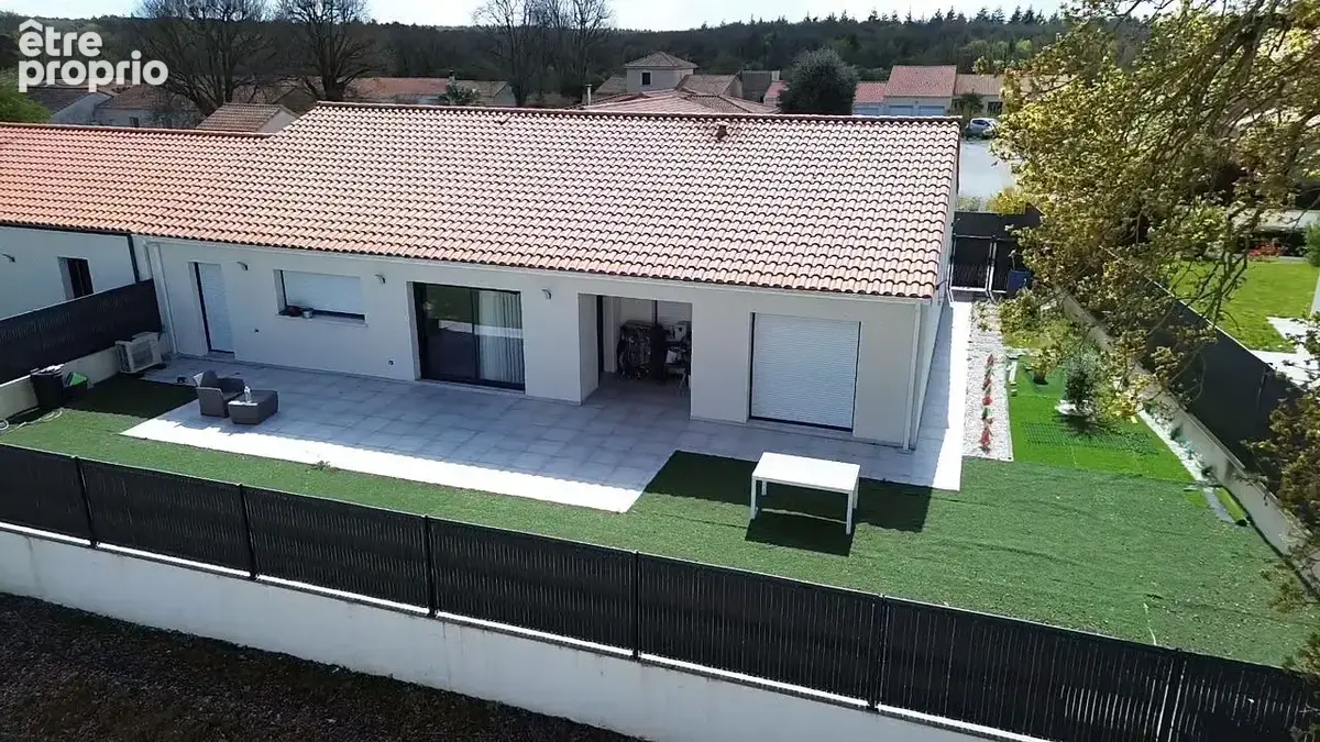 EXCLUSIVITÉ   Maison  contemporaine de plain-pied à Nuaillé - photo 2