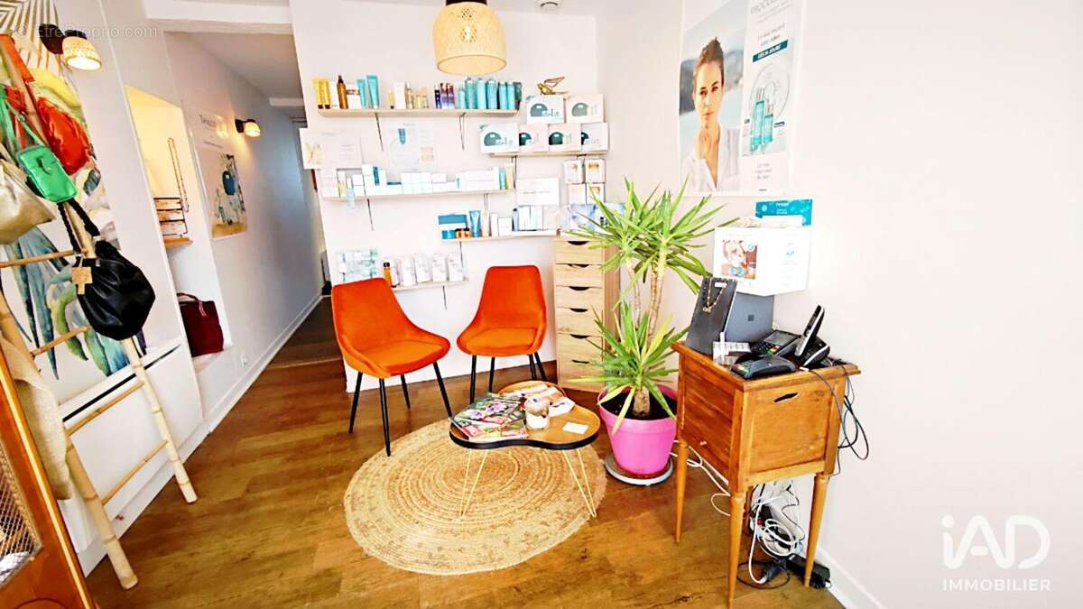 Photo 3 - Commerce à VENERQUE