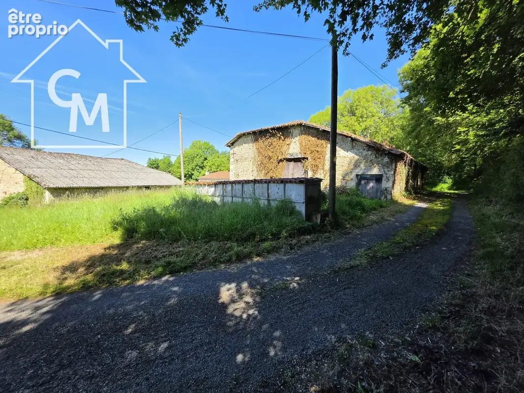 Maison à rénover avec dépendances et grange   alloue - photo 27