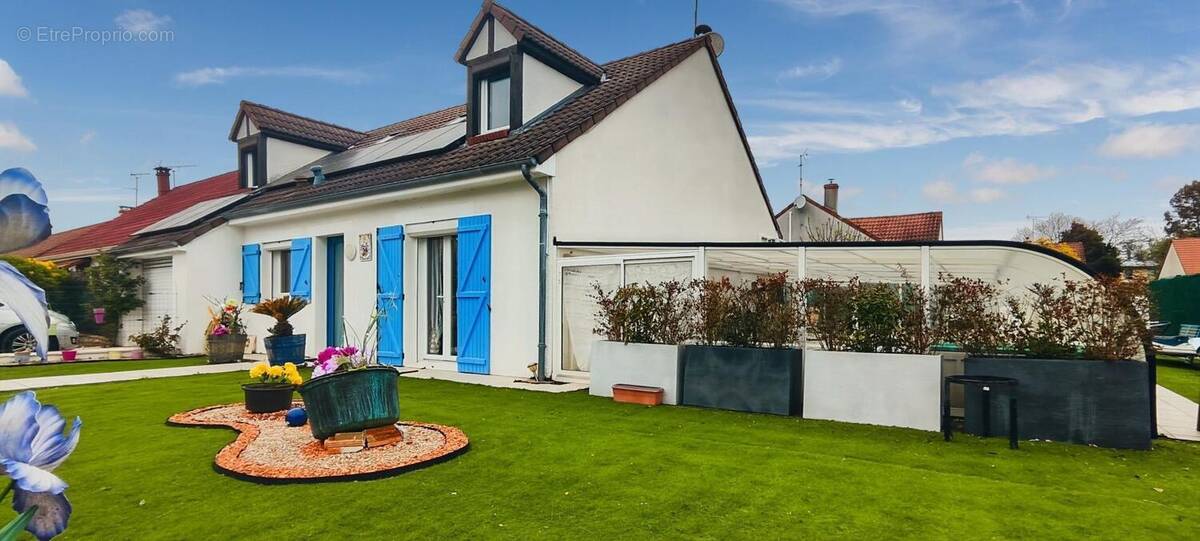 Maison à SAINT-PRYVE-SAINT-MESMIN