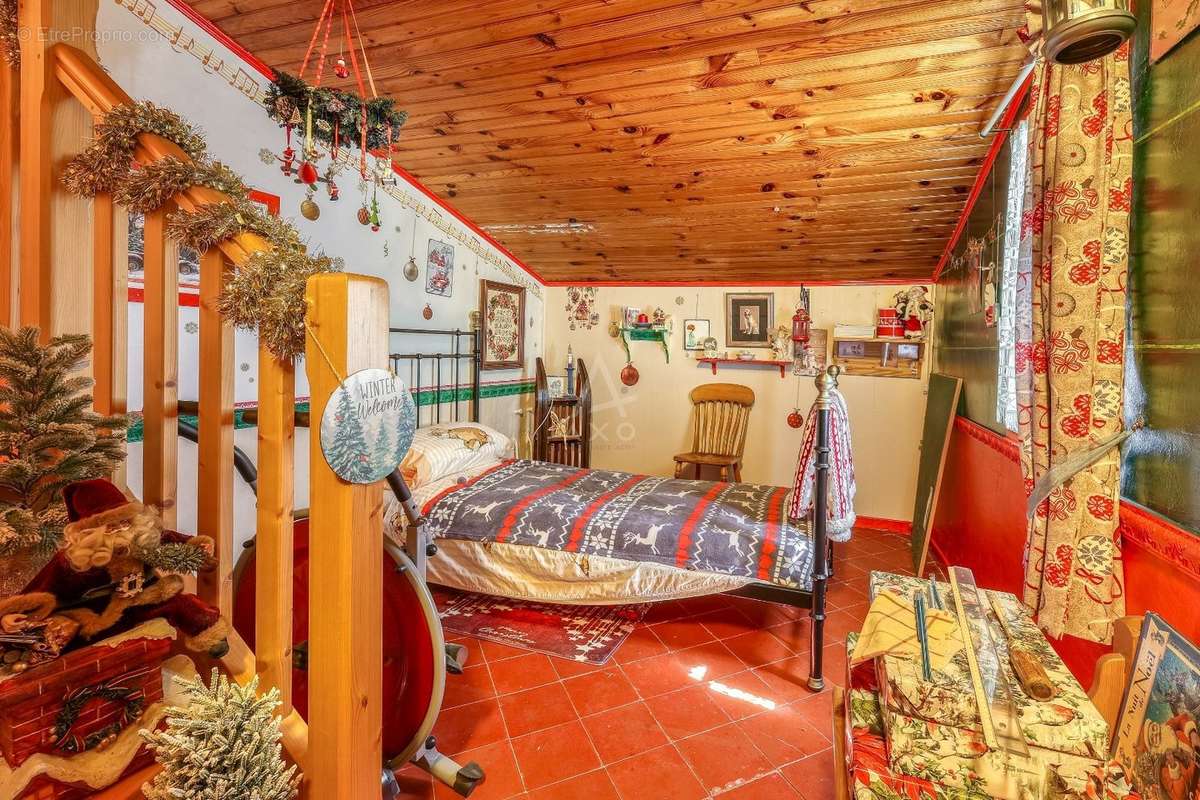 Maison à SAINT-ZACHARIE