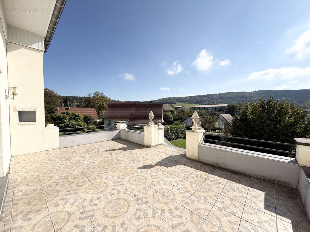 Maison à BOUSSIERES