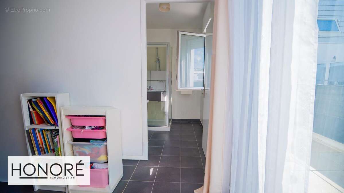 Appartement à NANTERRE