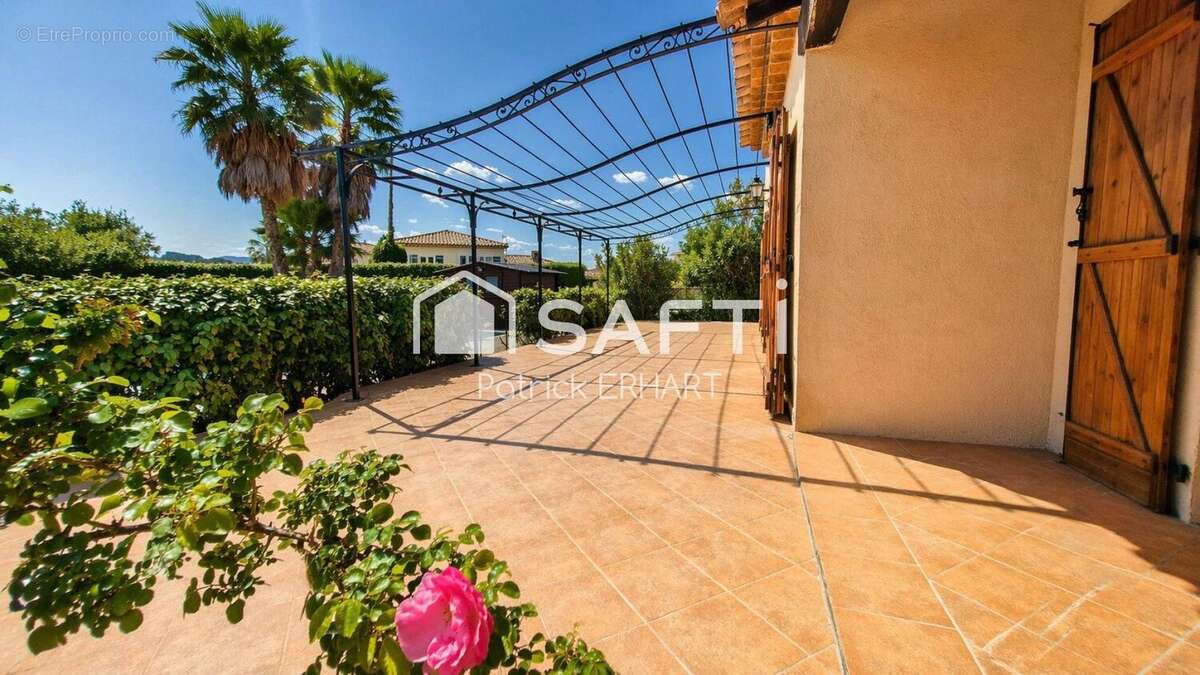 Photo 3 - Maison à PUGET-SUR-ARGENS