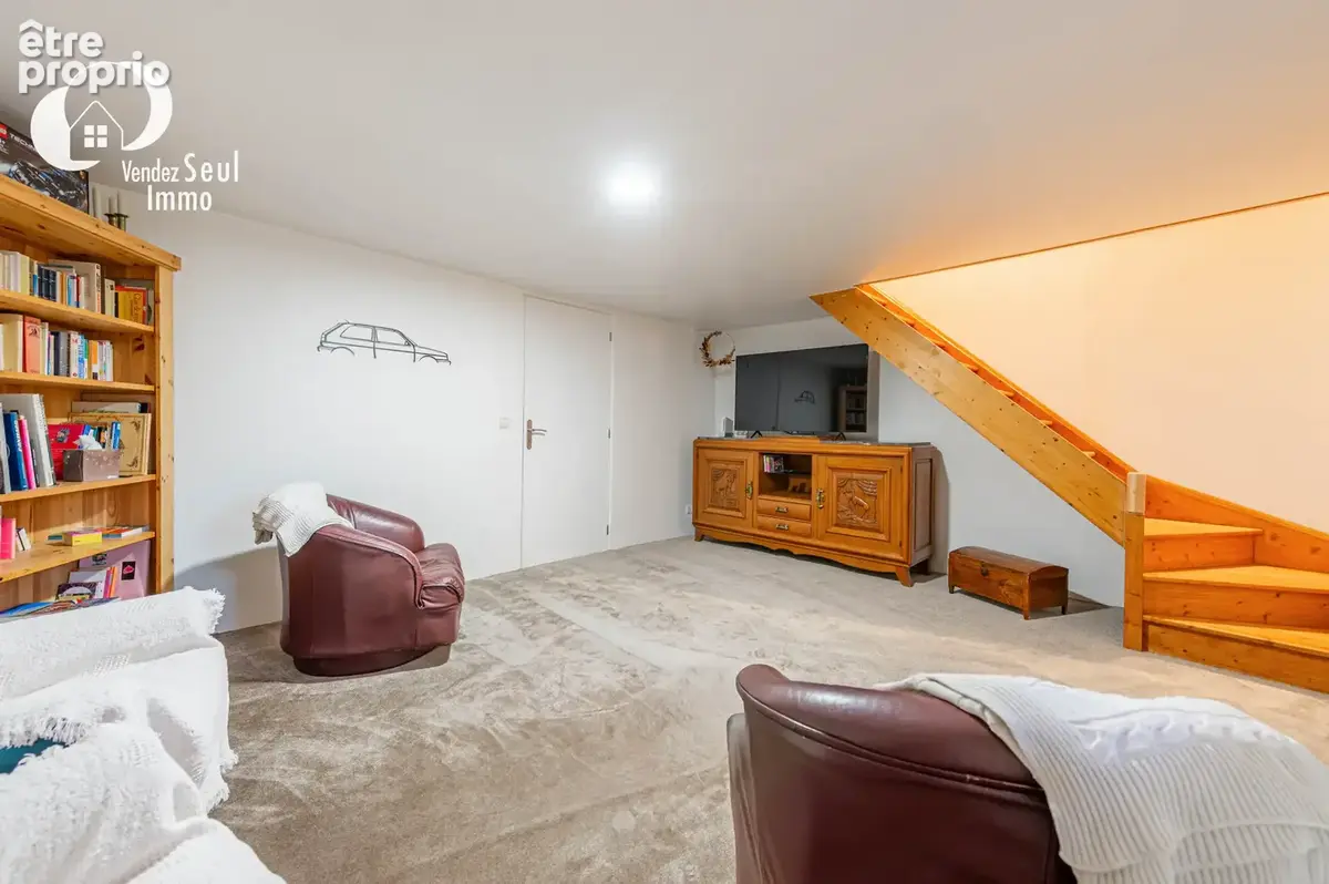 Maison individuelle avec vue dégagée sur les montagnes environnantes. - photo 18