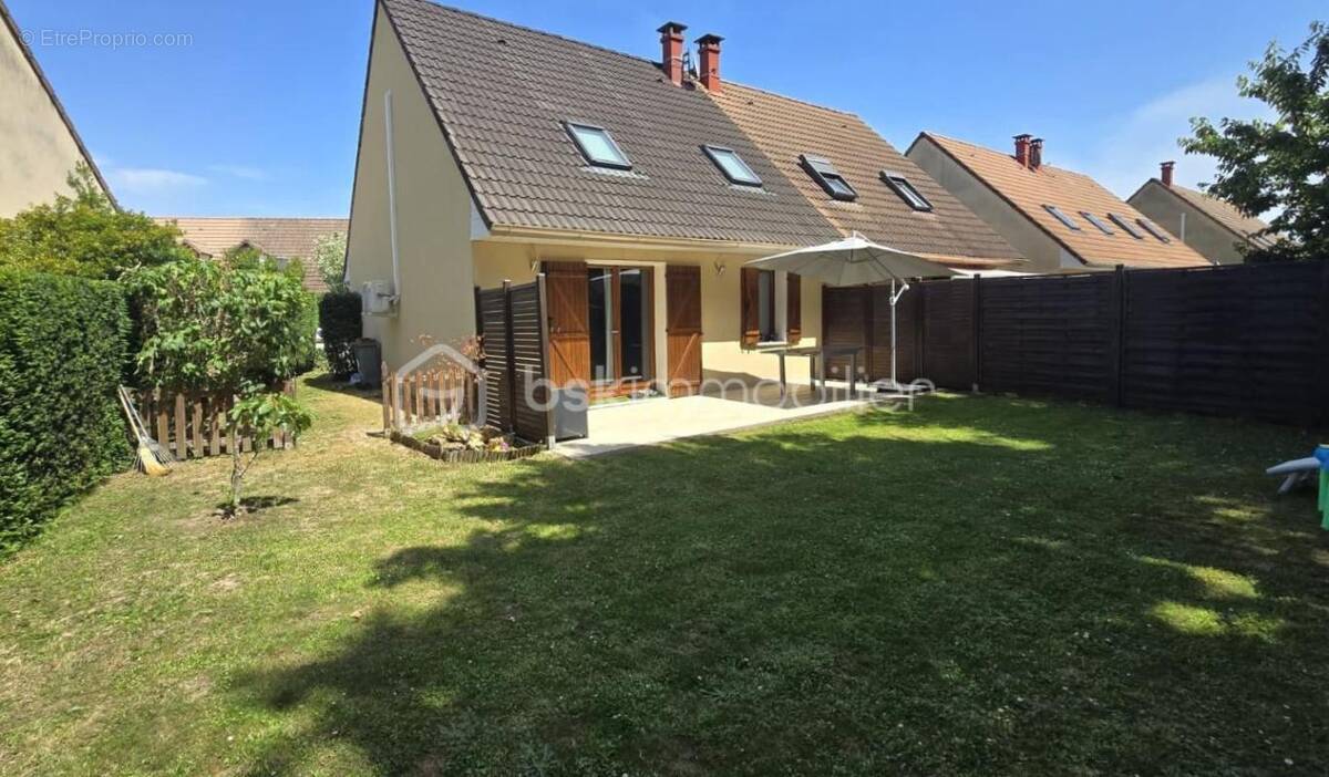 Maison à DAMMARIE-LES-LYS