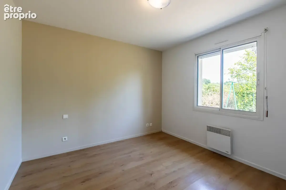Maison de plain-pied : 3 chambres, jardin et garage - photo 7