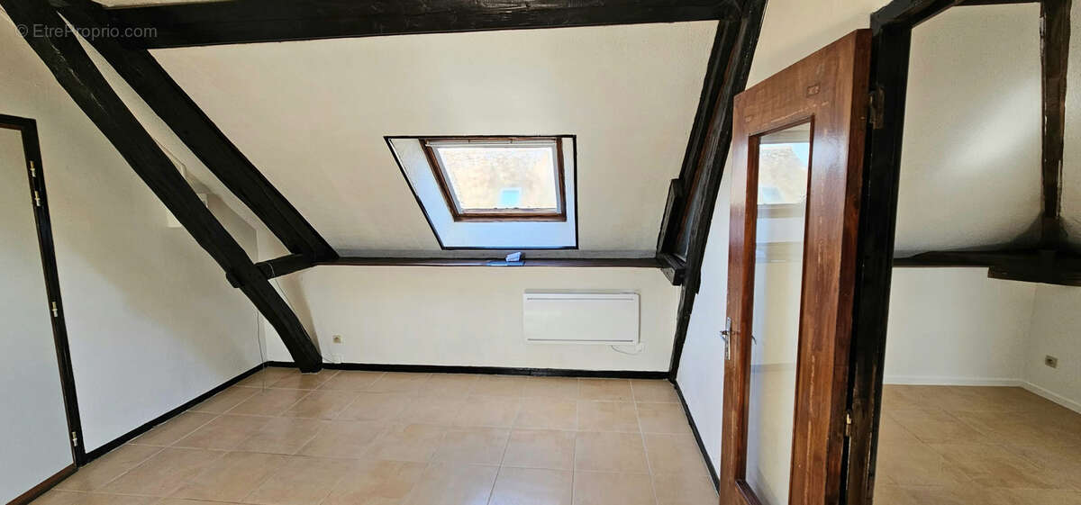 Appartement à THORIGNY-SUR-OREUSE