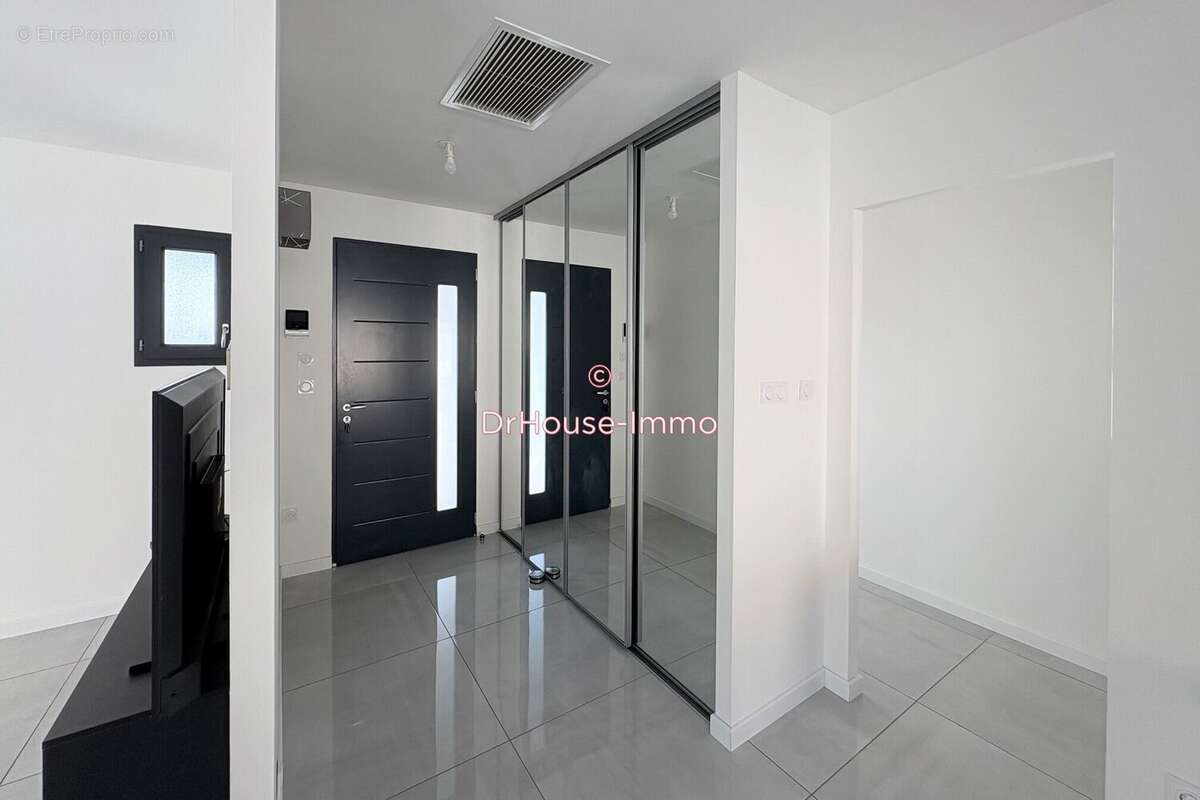 Maison à COUFFOULENS