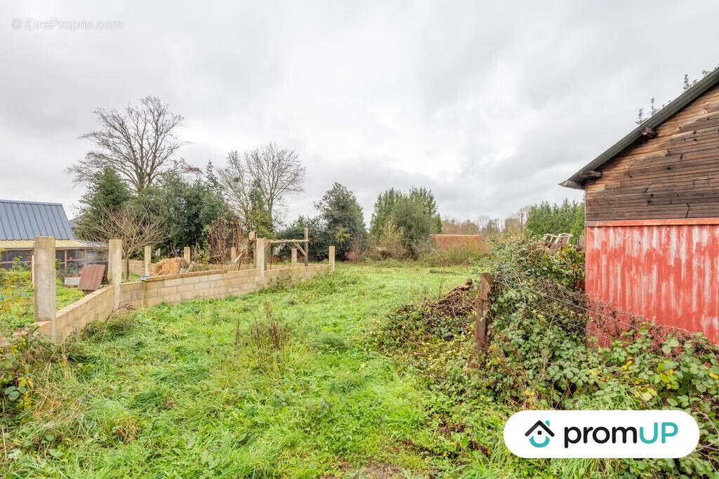 Terrain à MONTEROLIER